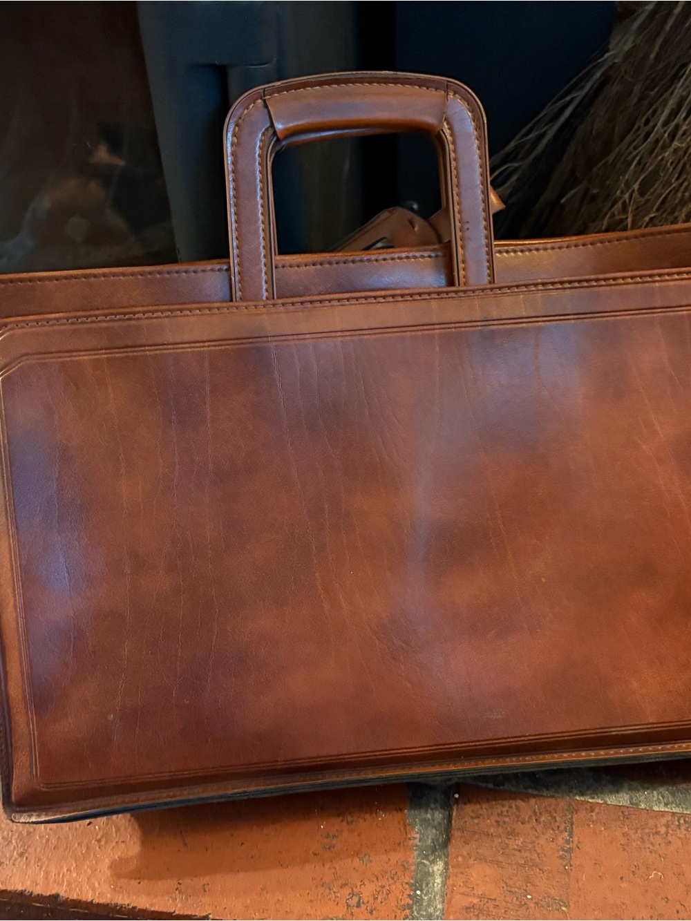 VintageBrown Leather Portfolio Briefcase - Sleek Professional Carry with zipper